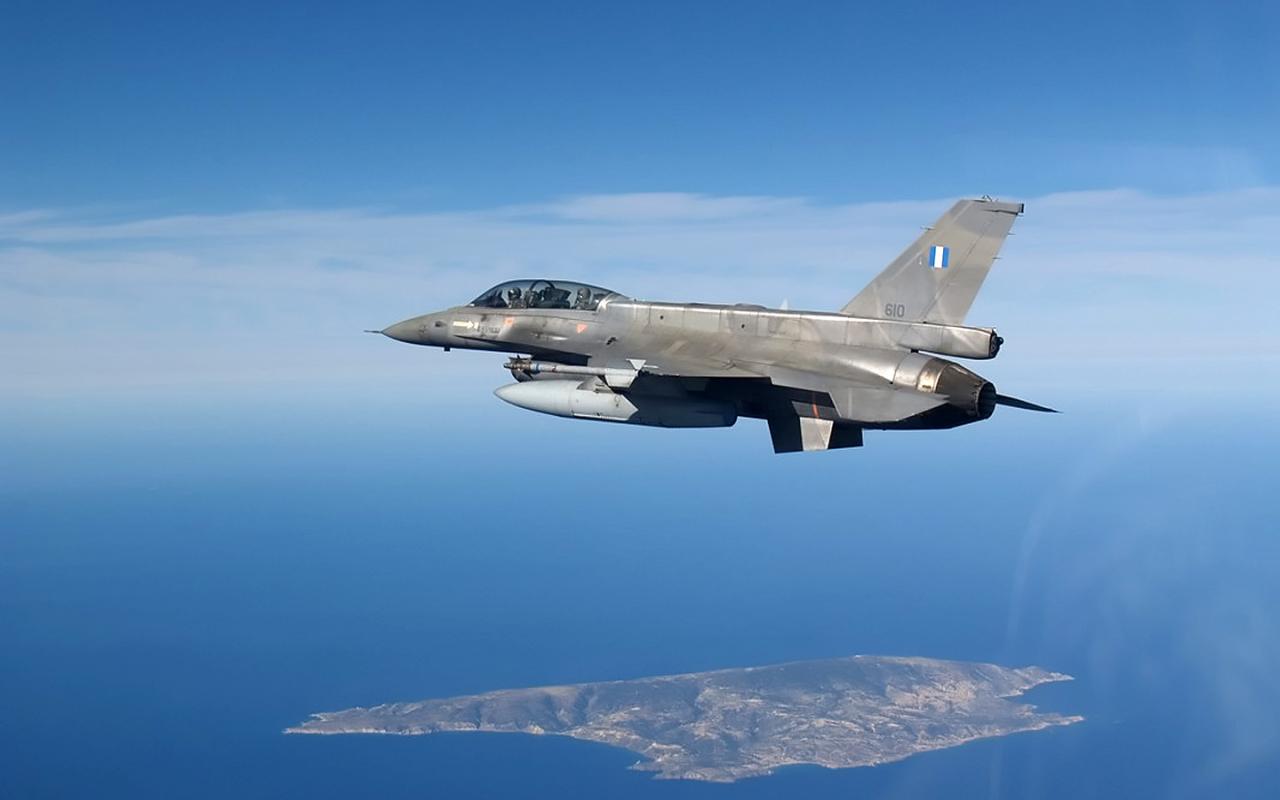 Το εντυπωσιακό βίντεο από τη διάσωση των δύο χειριστών του F-16 που έπεσε στη Νότια Κρήτη