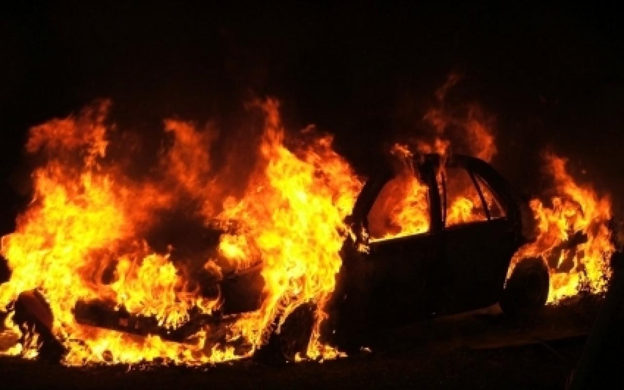 Φωτιά σε  Ι.Χ αυτοκίνητο και σε κουζίνα κινητοποίησαν την Πυροσβεστική στο Ηράκλειο