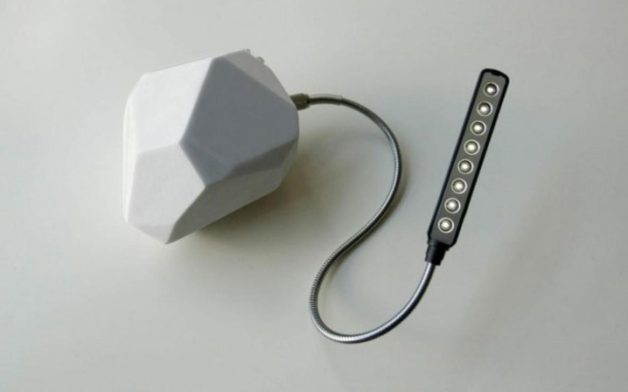 Gadget με μορφή πέτρας παράγει ηλεκτρισμό