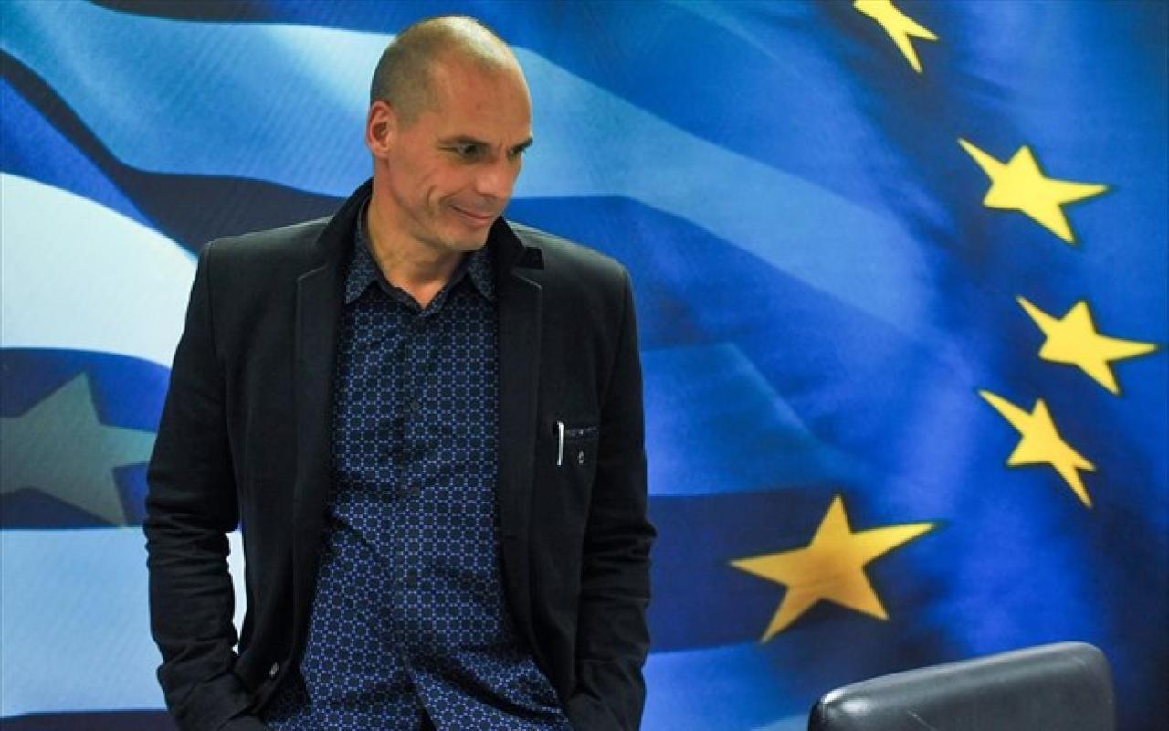 Σαπέν: Θα διευκολύνουμε τις συνομιλίες Ελλάδας και Γερμανίας - Ο Γ. Βαρουφάκης στο Παρίσι