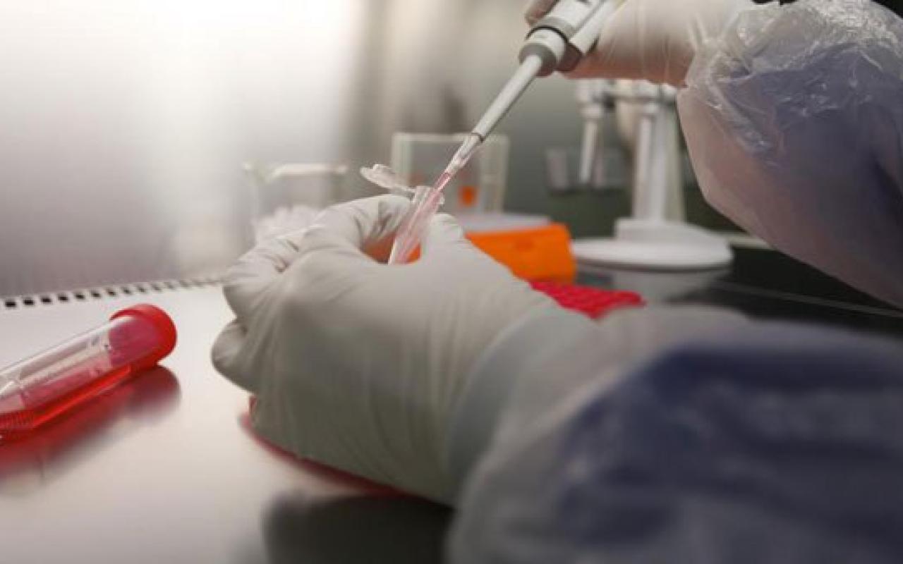 Eμβόλια για τον Έμπολα δωρίζει o Kαναδάς στον ΠΟΥ