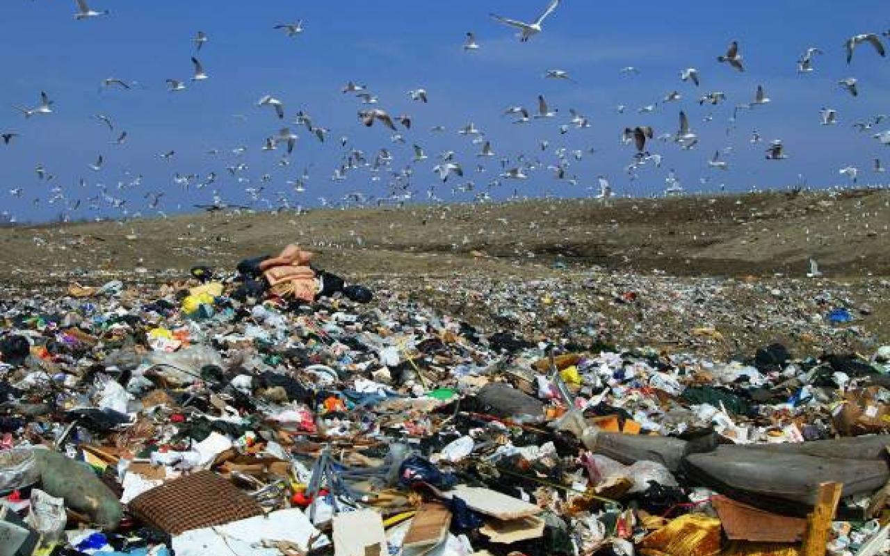 Eurostat: Το 82% των ελληνικών αστικών αποβλήτων καταλήγει σε χωματερές 