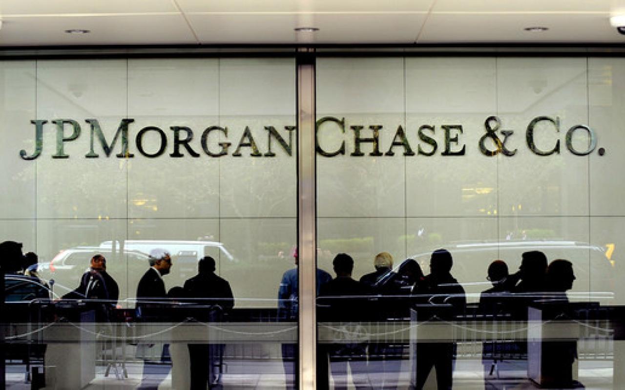 Bloomberg: Ρώσοι χάκερς χτύπησαν την τράπεζα JP Morgan