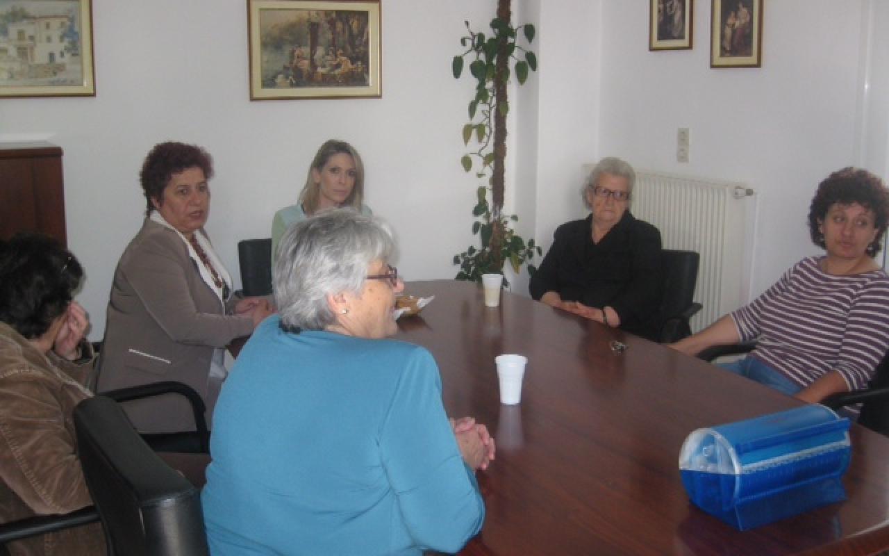 Επίσκεψη Μαρίας Τσόκα και Μαρίας Τιτομιχελάκη-Μπέρκη στο κέντρο Περίθαλψης Παιδιών Πόμπιας