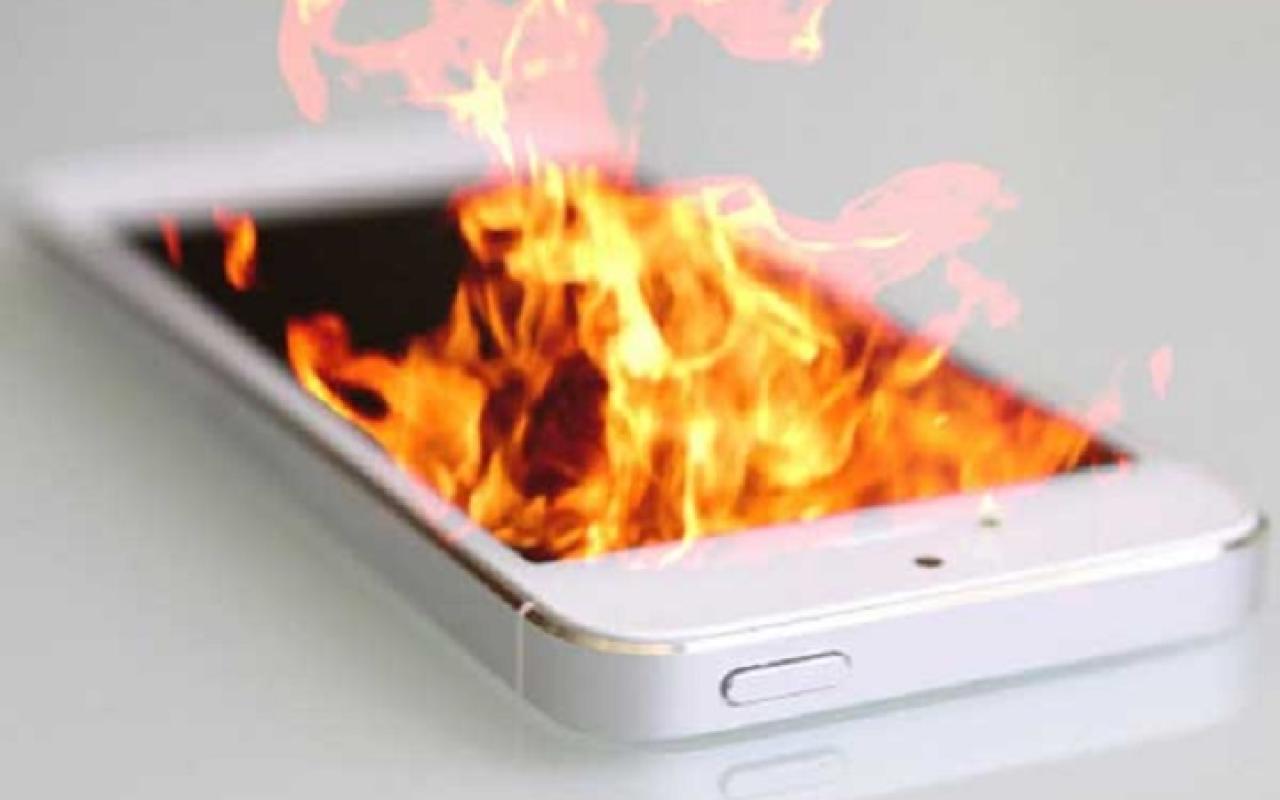 κινητό έκρηξη φωτιά