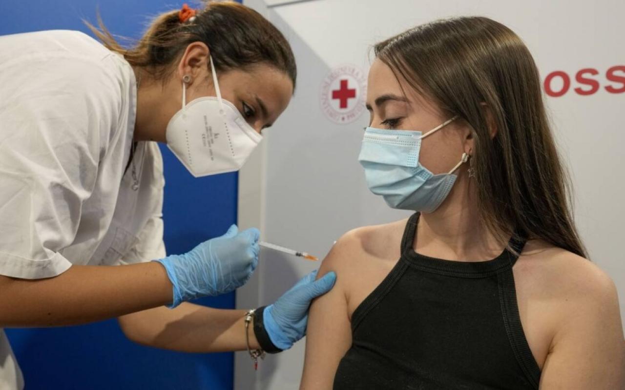 ιταλια εμβολιασμος εφηβων