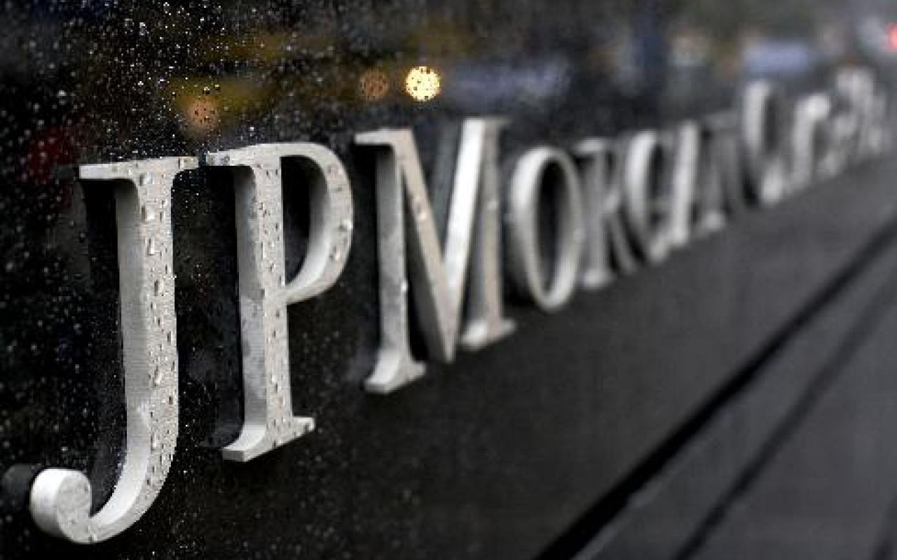 JP Morgan: «συνεχίζουν να μας αρέσουν  Πειραιώς και Alpha Bank »