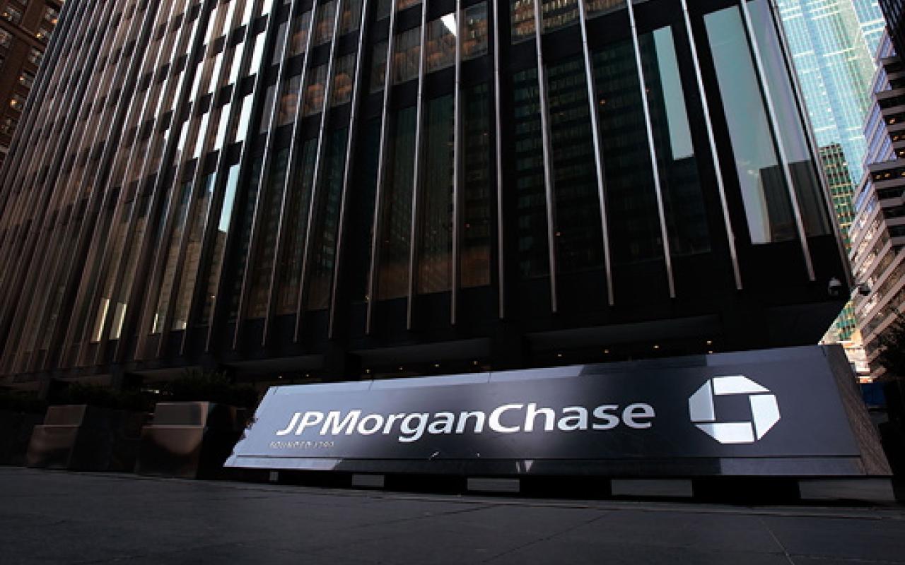 JP Morgan: 3 δισ. ευρώ &quot;σηκώθηκαν&quot; από τις ελληνικές τράπεζες σε μία εβδομάδα