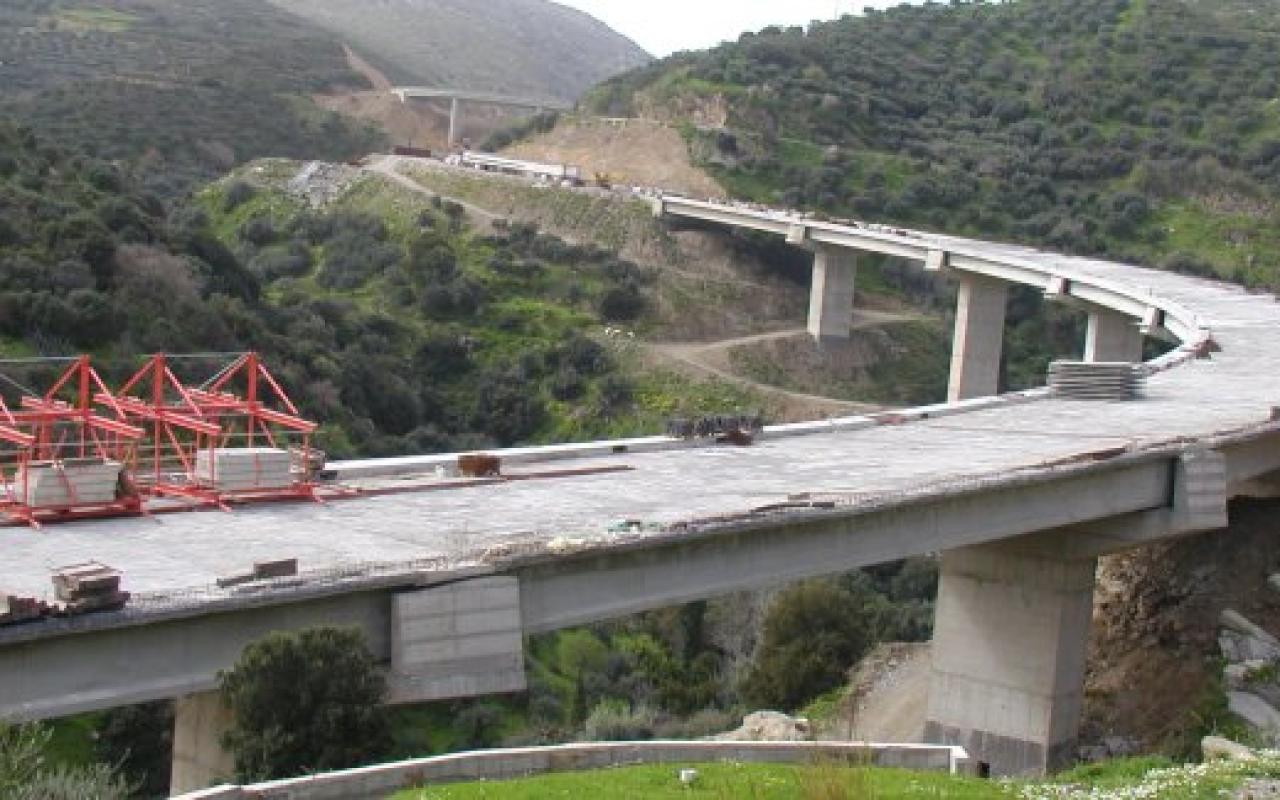 Δημοπρατήθηκε η ολοκλήρωση της κοιλαδογέφυρας Χαμεζίου