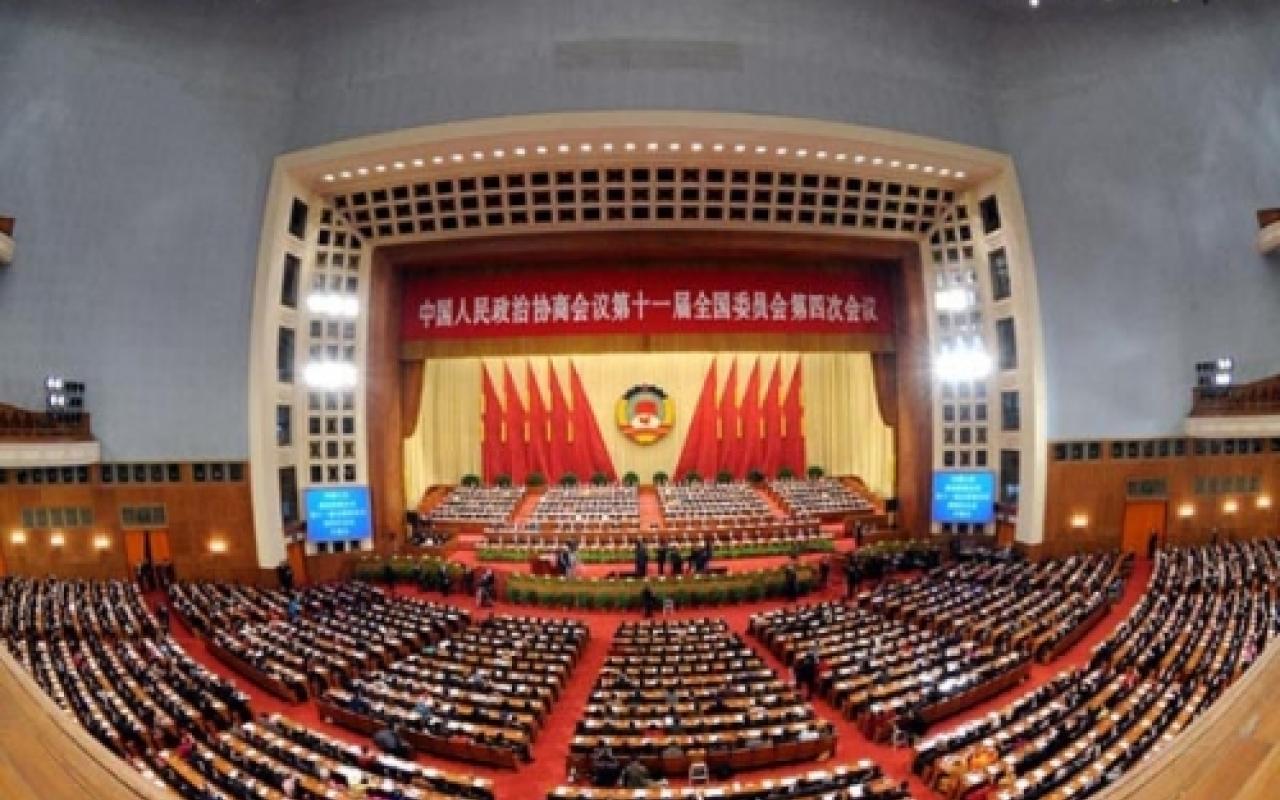 Κίνα: Μασκοφόροι διαδηλωτές επιχείρησαν να εισβάλουν στο Κοινοβούλιο