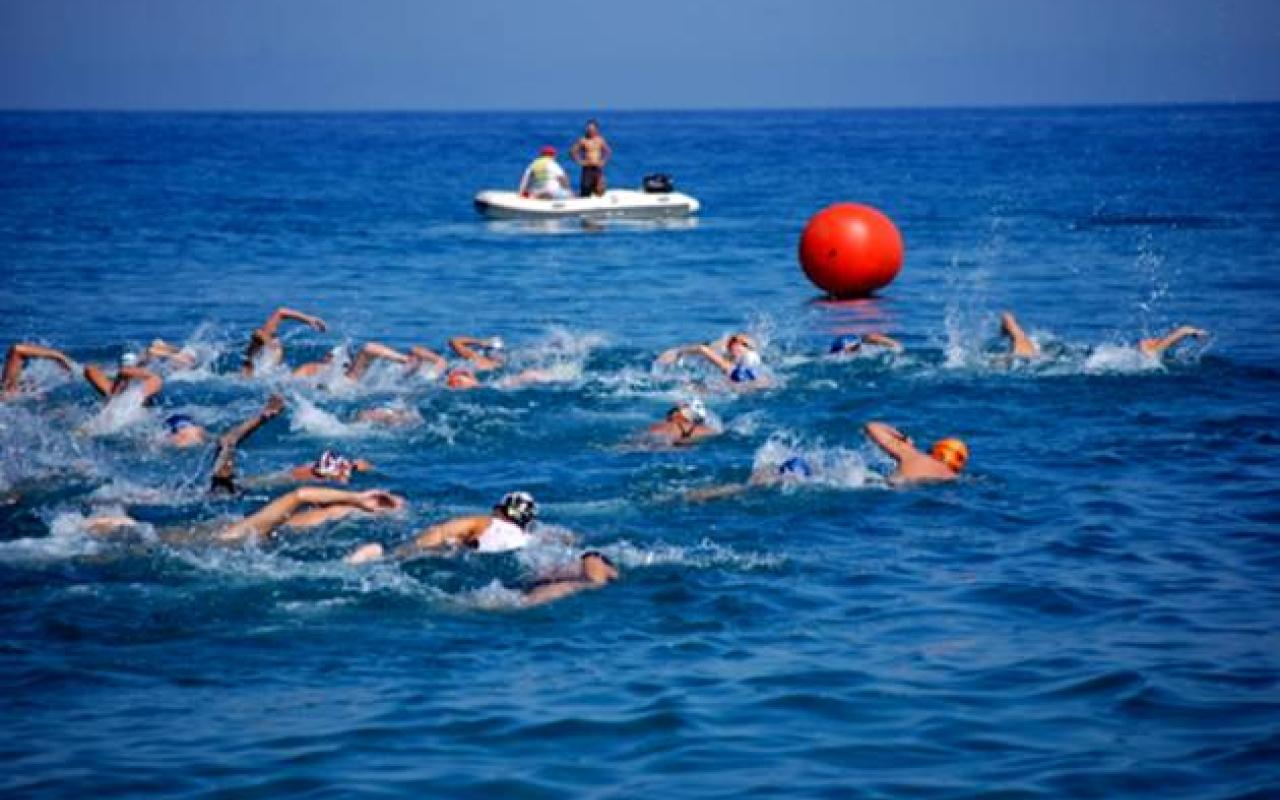 Βραβεύονται οι αθλητές του Κολυμβητικού Μαραθωνίου Ντία - Καρτερός