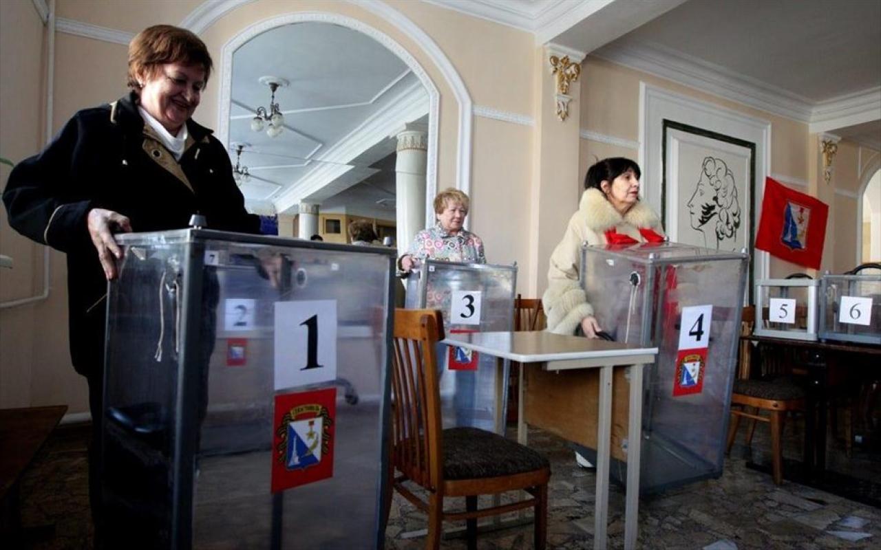  Άνοιξαν οι κάλπες για το δημοψήφισμα για την ένωση της Κριμαίας με τη Ρωσία