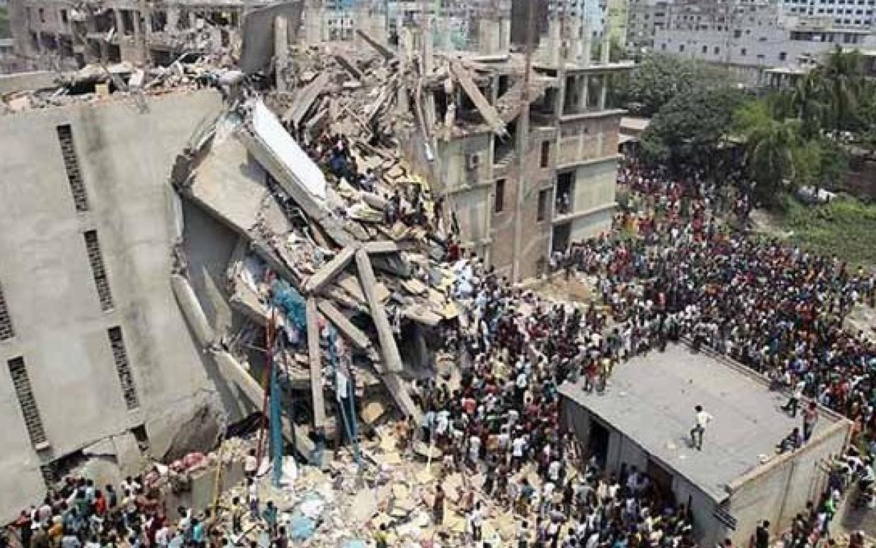 Ινδία: Τουλάχιστον οκτώ νεκροί από την κατάρρευση υπό κατασκευήν κτιρίου 