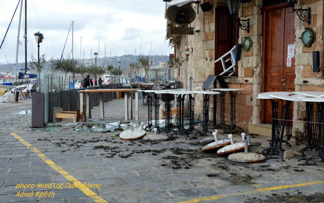 Τεράστιες καταστροφές στο λιμάνι των Χανίων (φωτογραφίες) 