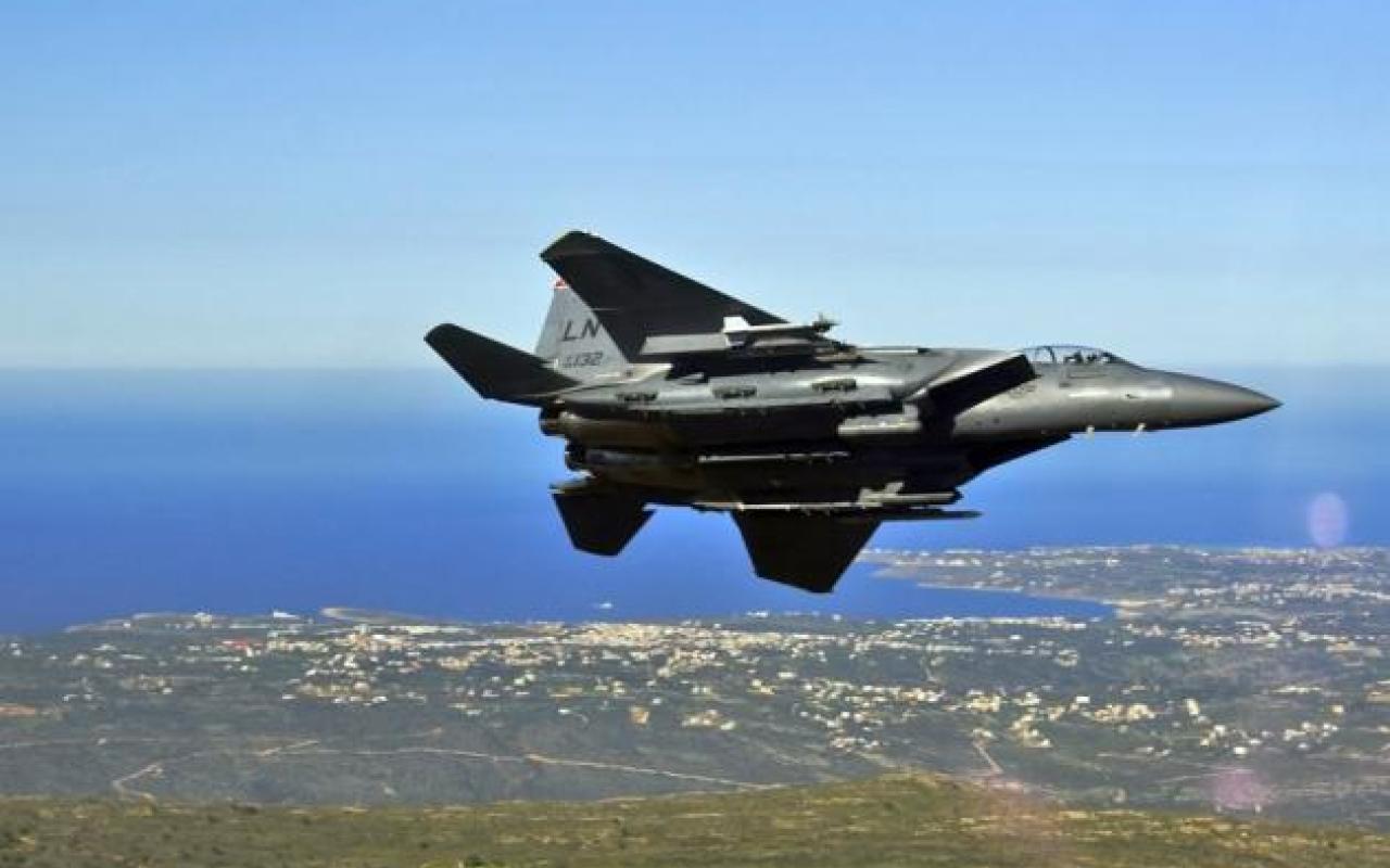 Γαλλικά αεροσκάφη βομβάρδισαν προπύργιο του Ισλαμικού κράτους στη Συρία