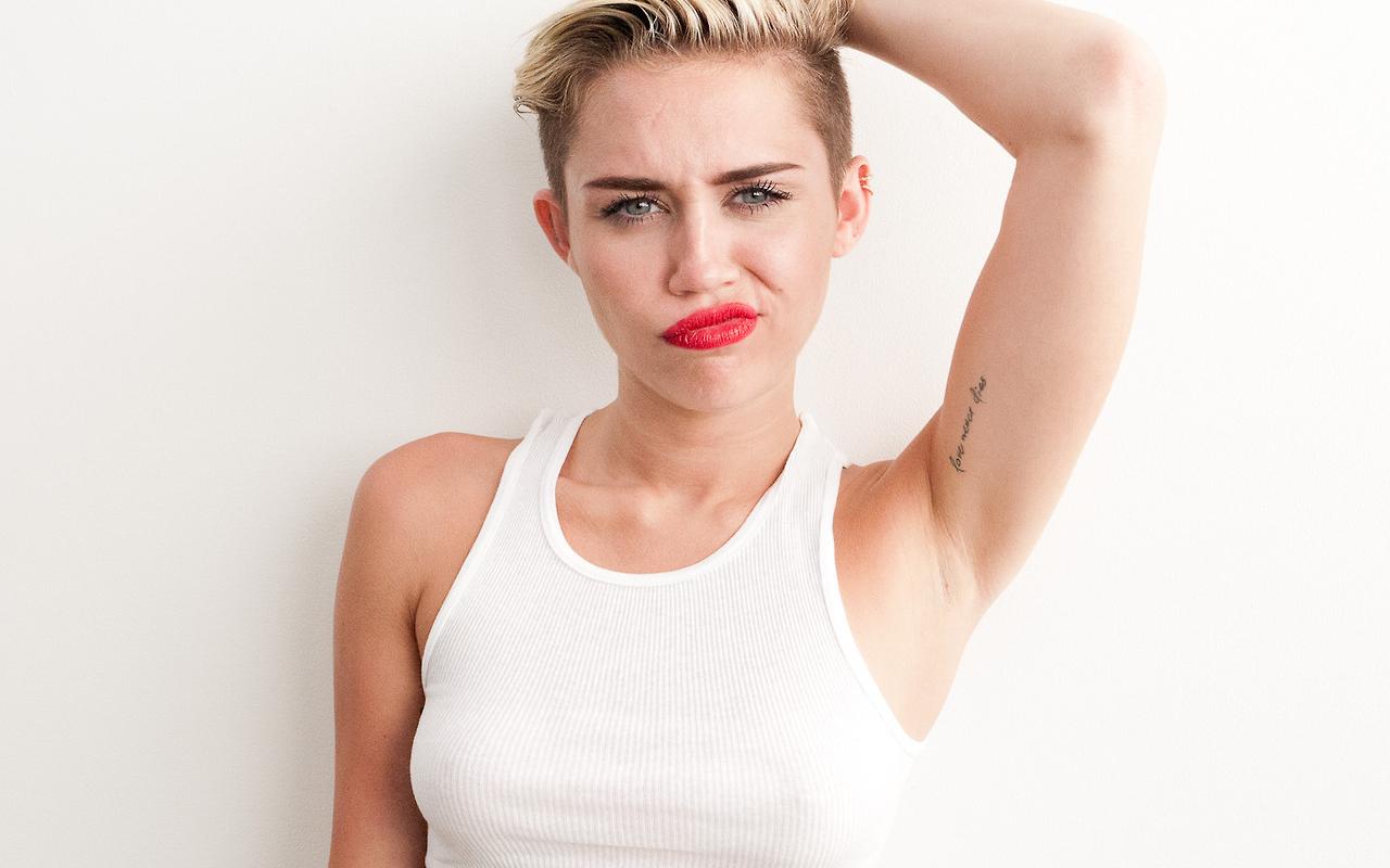 miley-cyrus-photoshoot-by-terry-richardson-september-2013-7.jpg