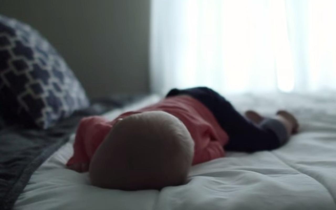 Πως να ξεφύγεις από το μωρό όταν αυτό κοιμάται (βίντεο)