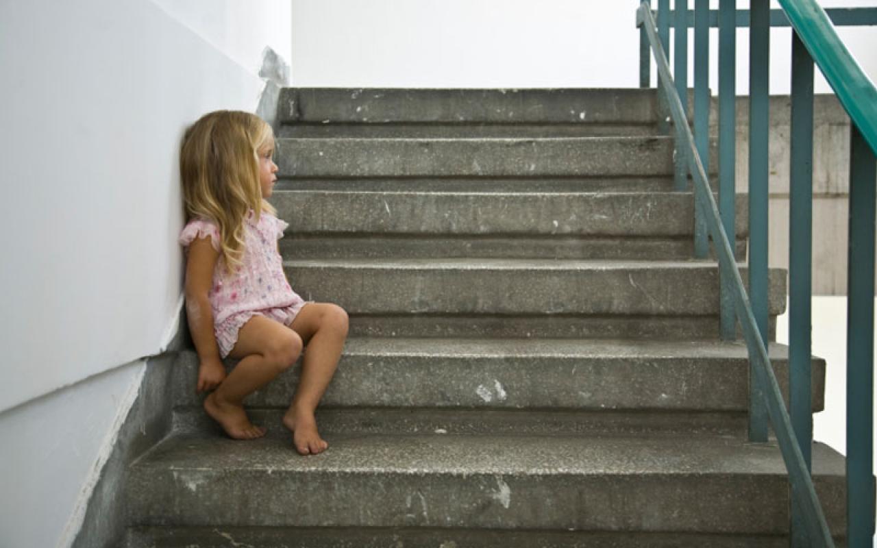 Εννιάχρονο κοριτσάκι εντοπίστηκε αβοήθητο στο Βόλο αφού το εγκατέλειψε η μητέρα του