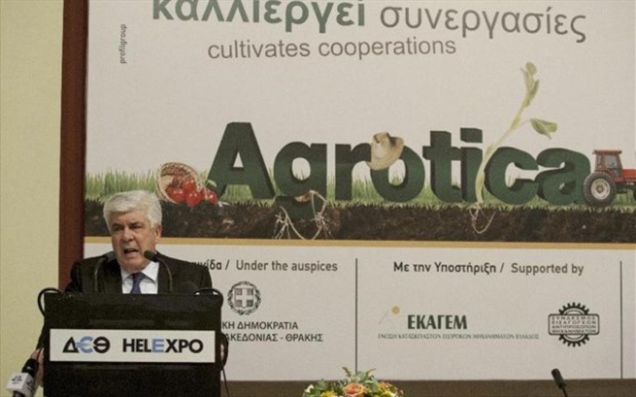 Προς όφελος των αγροτών τα λογιστικά βιβλία λέει ο υπουργός Αγρ.Ανάπτυξης