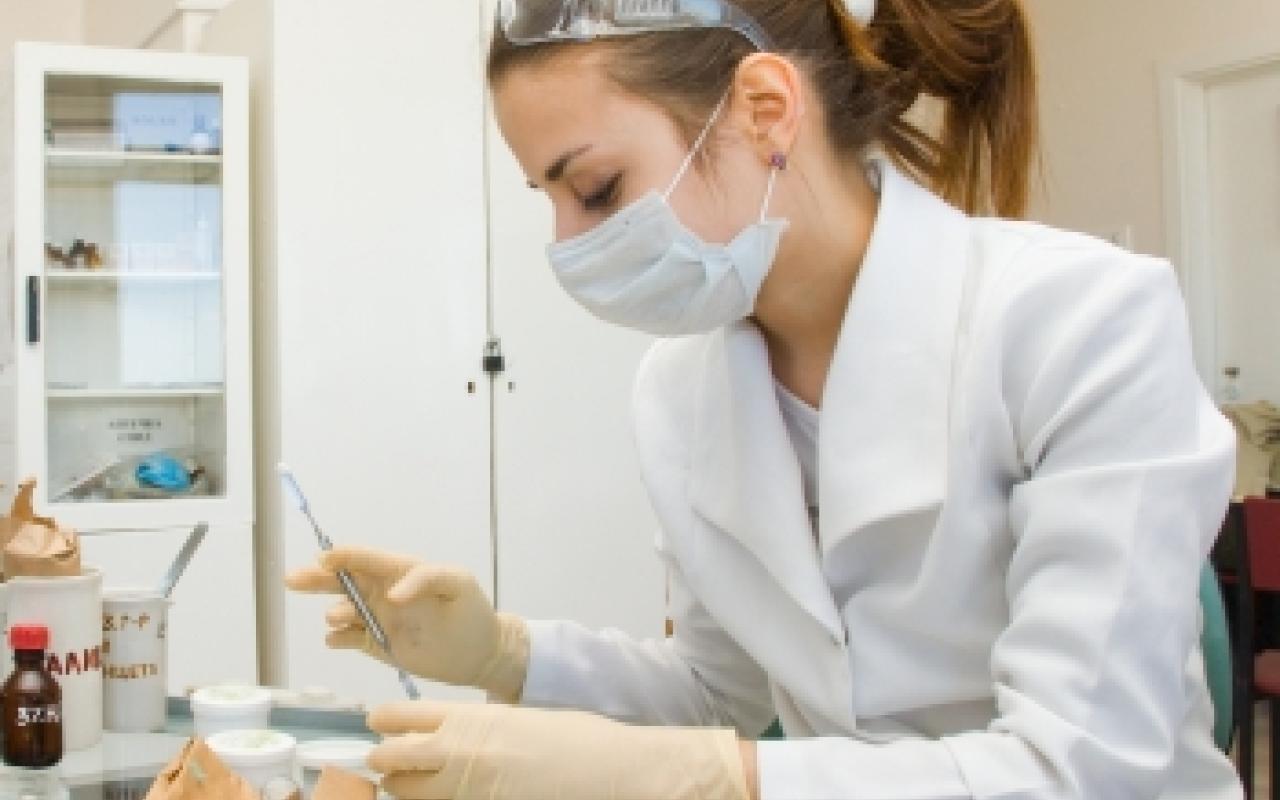 Στις 12 Φεβρουαρίου η πρακτική εξέταση υποψήφιων οδοντοτεχνιτών