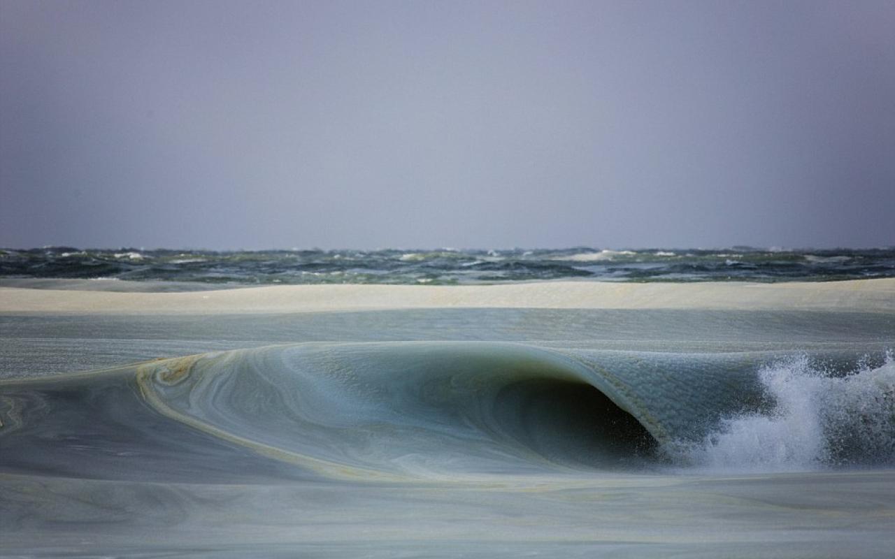 Τα υπέροχα... παγωμένα κύματα της Μασαχουσέτης! (φωτο)