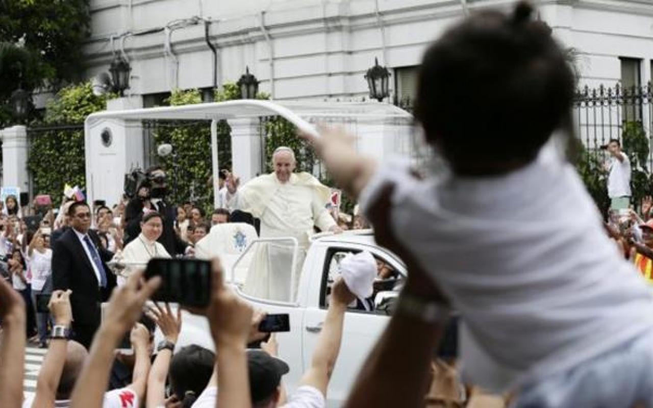 Έξι εκατομμύρια άνθρωποι συγκεντρώθηκαν στη Μανίλα για τη λειτουργία του πάπα