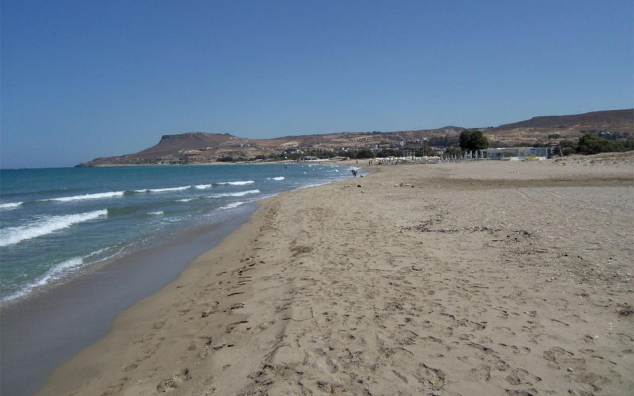Οικοδόμοι Ηρακλείου: Να παραμείνει δημόσια η παραλία του Καρτερού