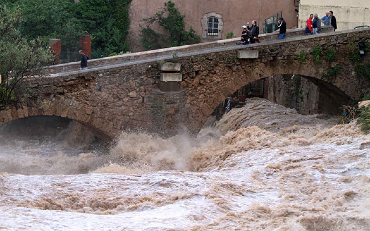 Τουλάχιστον 4 άνθρωποι έχασαν την ζωή τους σε πλημμύρες στη Νότια Γαλλία