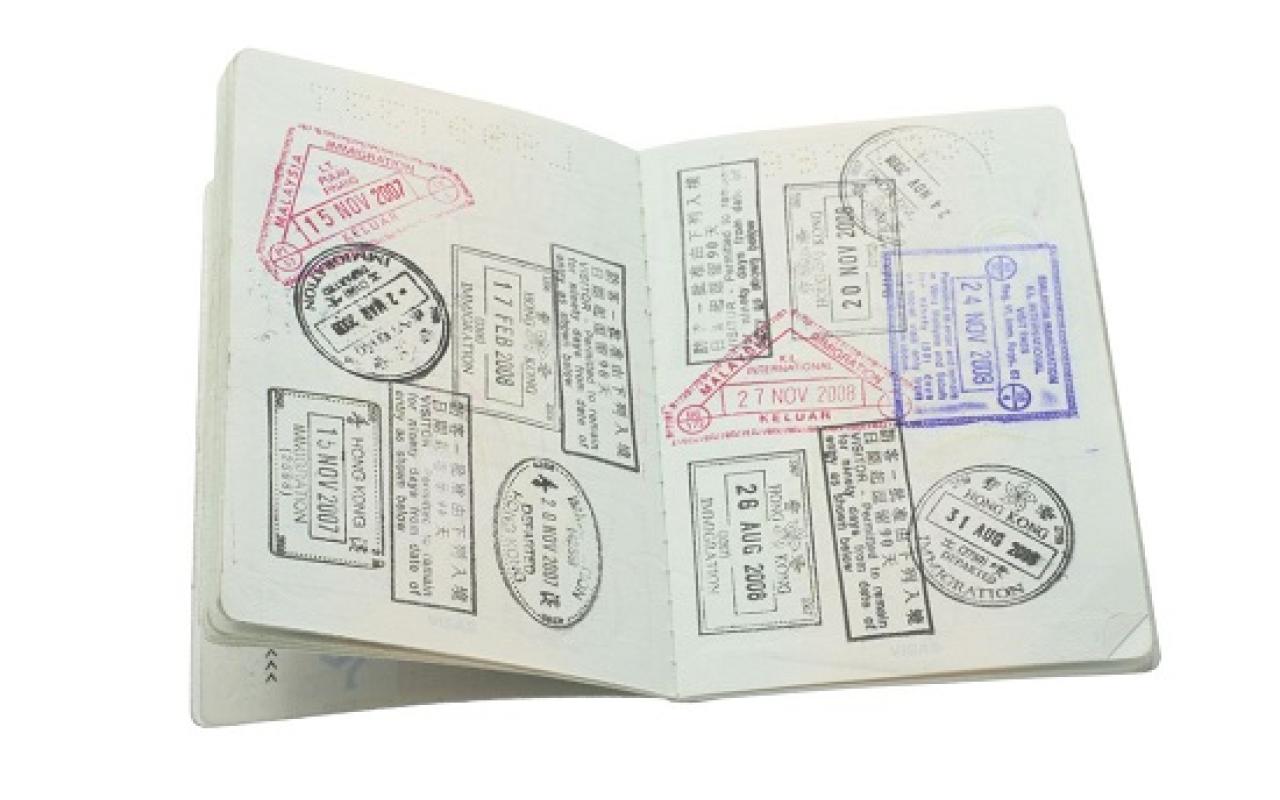 Χειροπέδες σε 36χρονο για πλαστό διαβατήριο στο αεροδρόμιο Ηρακλείου