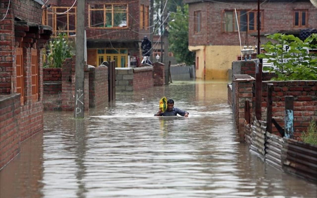 πλημμυρες Ινδία