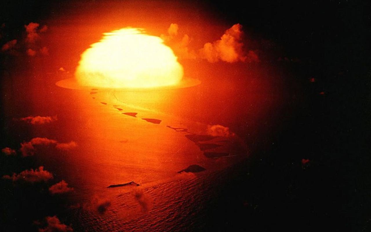 Ιστορικές εικόνες από πυρηνικές δοκιμές.