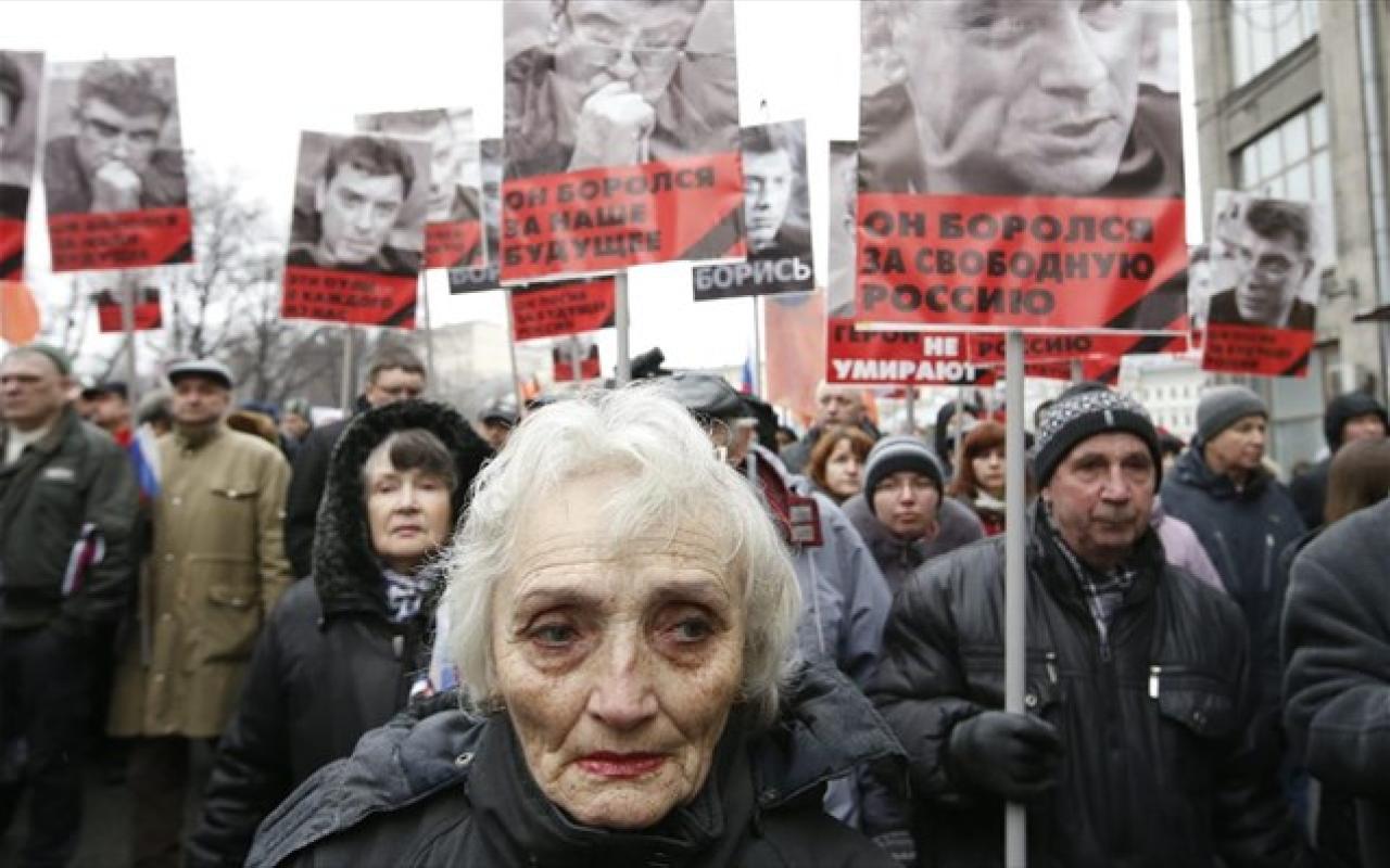 Πορεία μνήμης στο κέντρο της Μόσχας για τον Νεμτσόφ