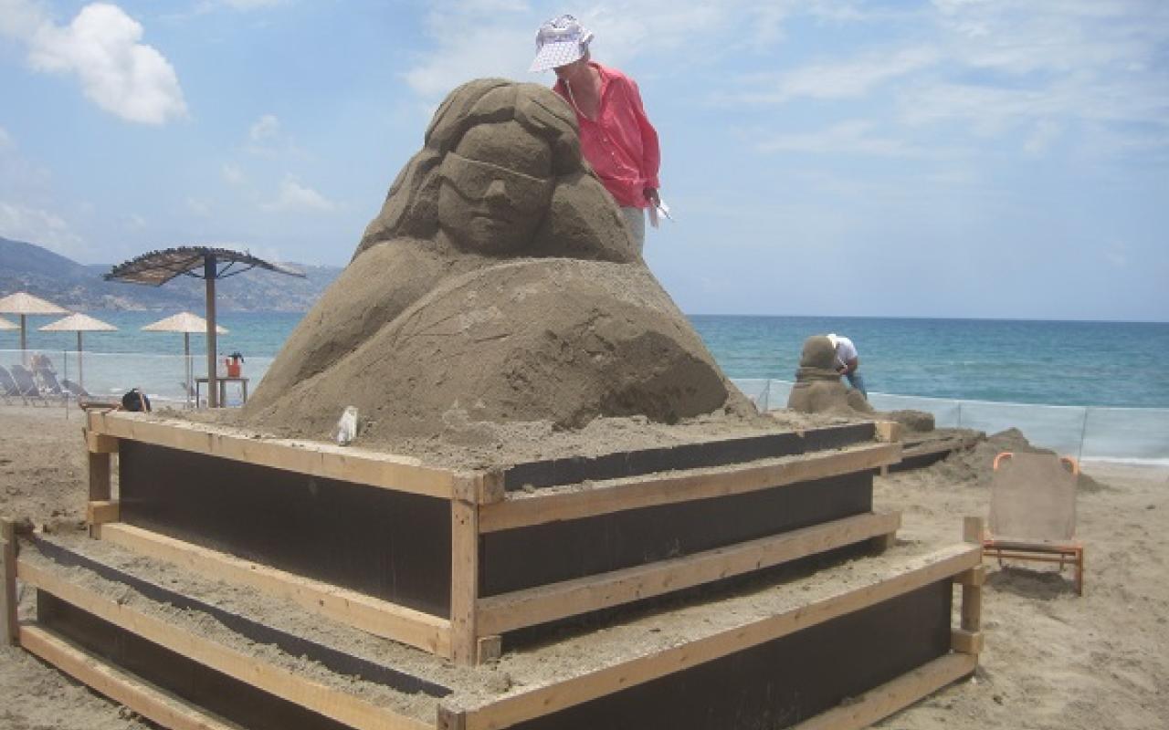 sand_sculpture_festival_amoudara_crete_1.jpg
