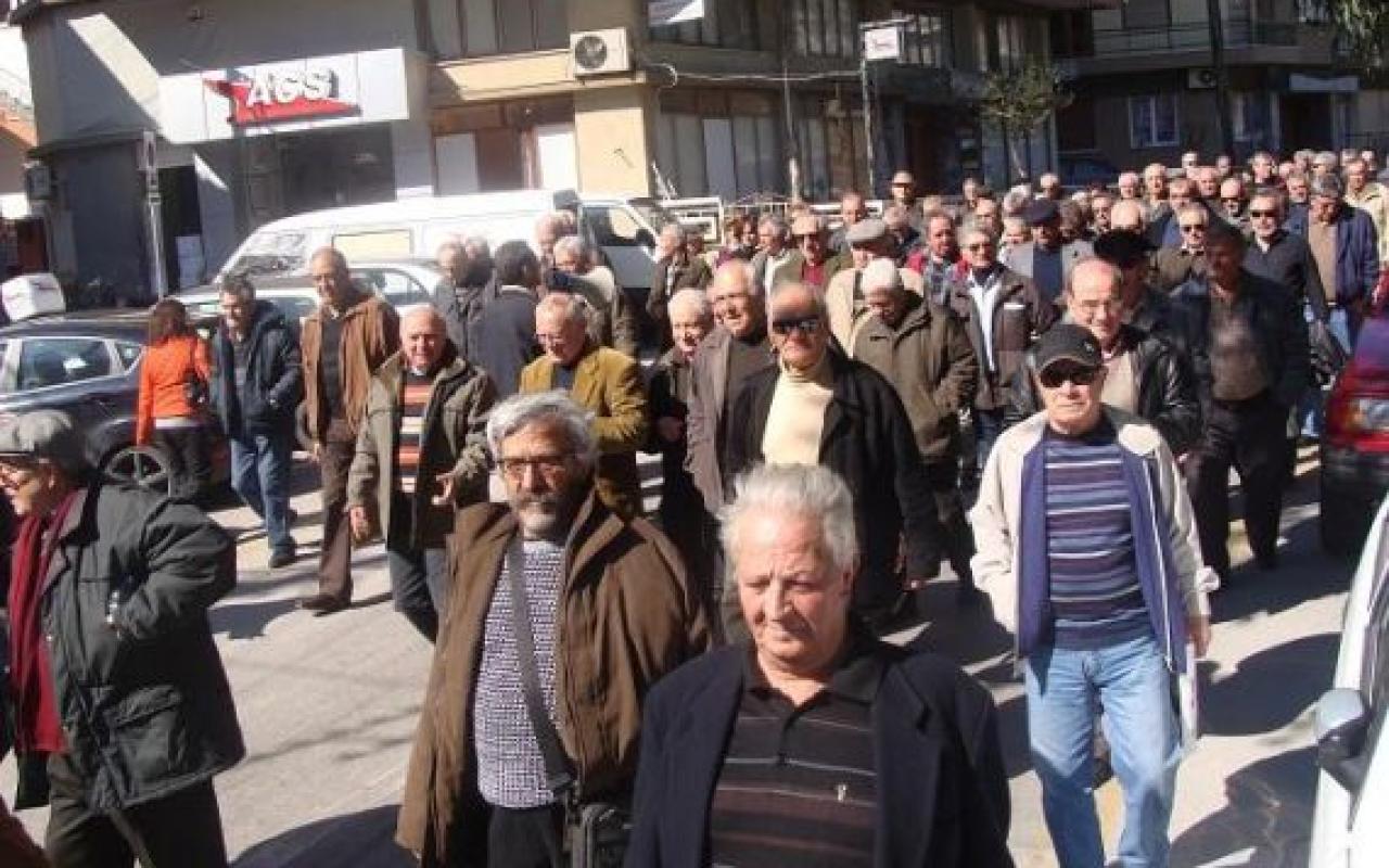 Στους δρόμους οι συνταξιούχοι του Ηρακλείου για το ασφαλιστικό