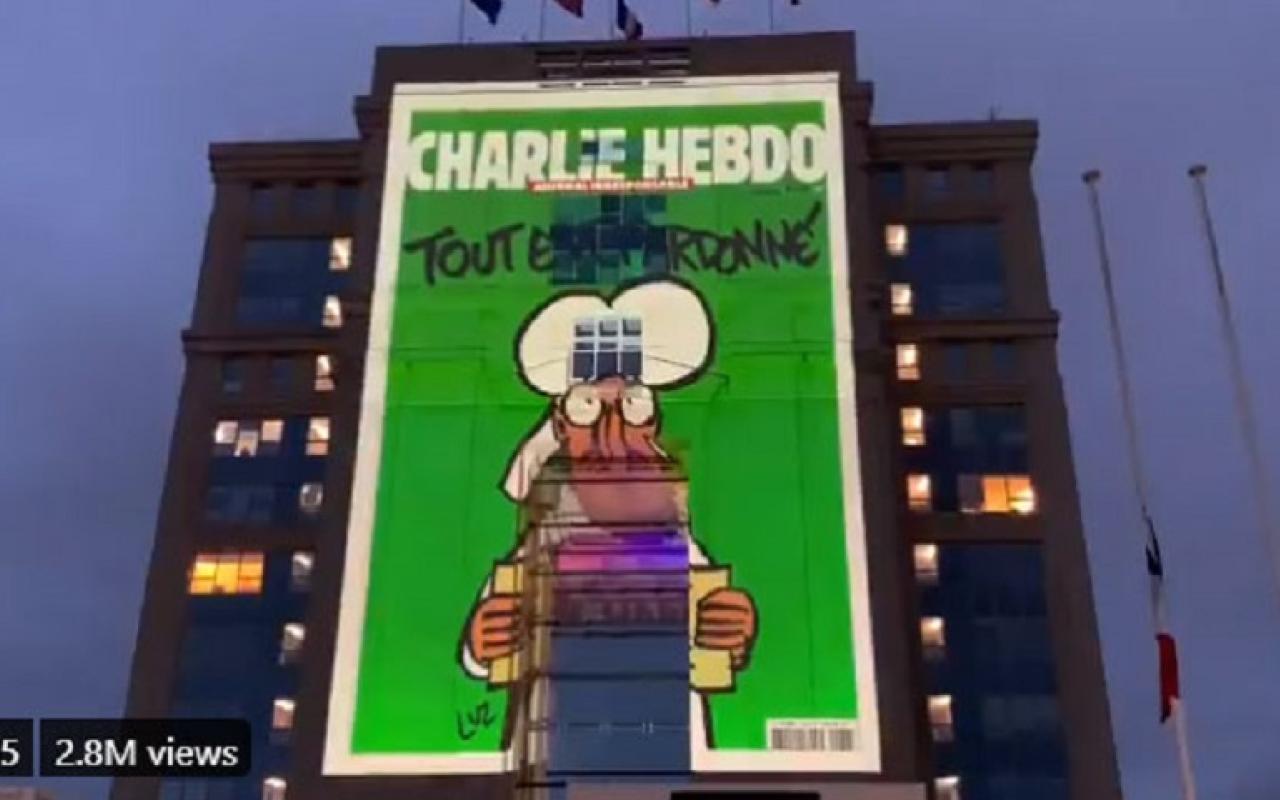 Γαλλία : Σκίτσα του Charlie Hebdo σε κυβερνητικά κτίρια
