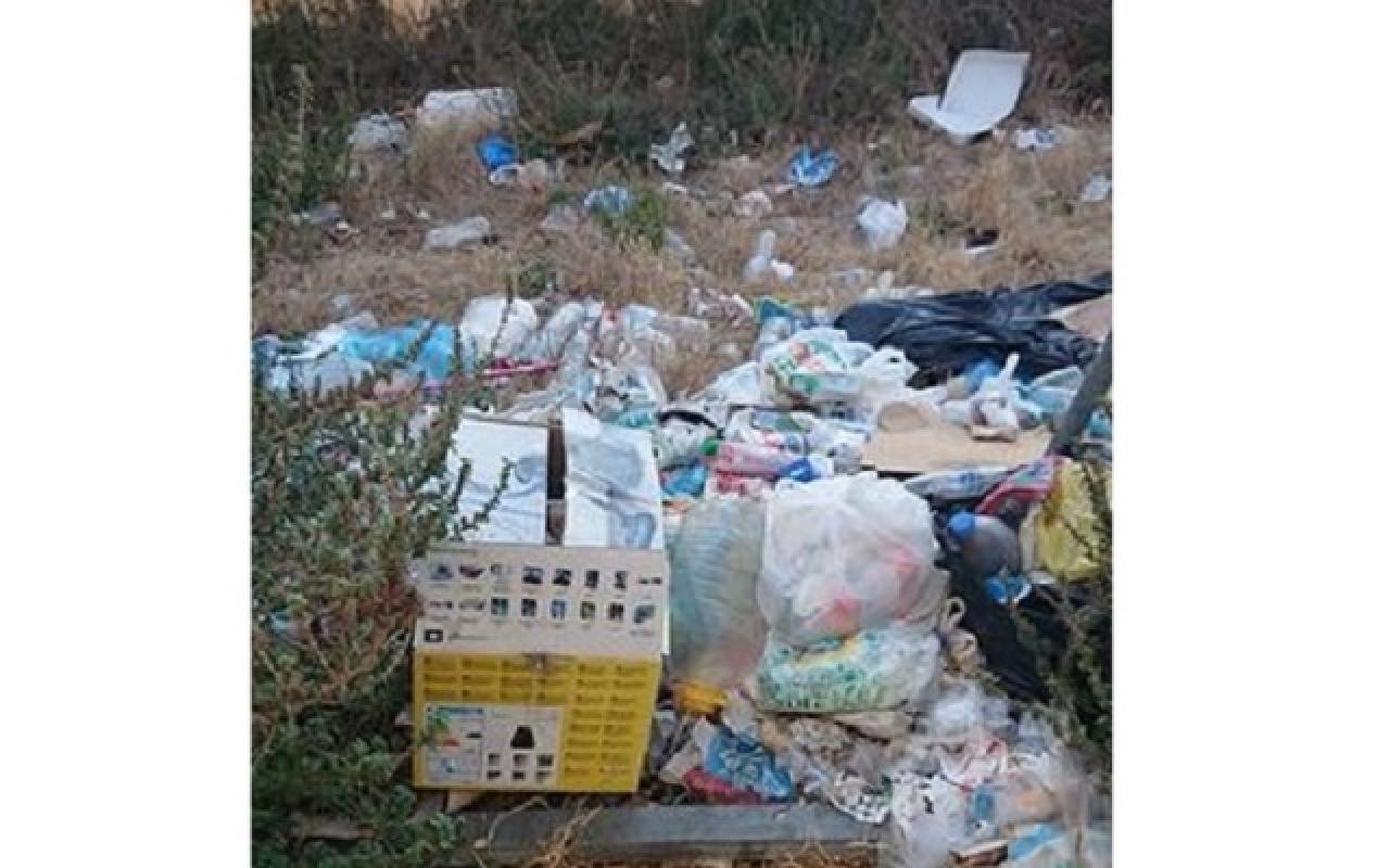 Μεγάλο πρόβλημα με τα σκουπίδια στην περιοχή