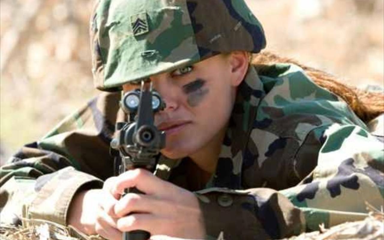 στρατός γυναίκες