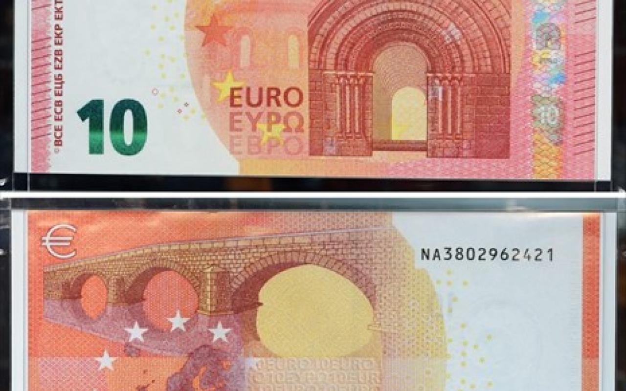 Η Ε.Κ.Τ. παρουσίασε το νέο χαρτονόμισμα των 10 ευρώ