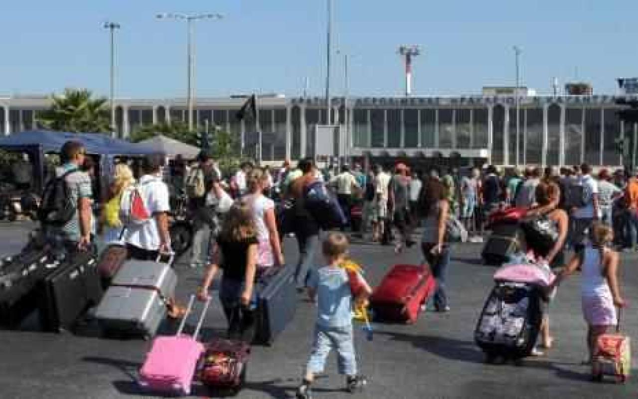 Πάνω από 18 εκατ οι τουρίστες που επισκέφθηκαν τη χώρα μας