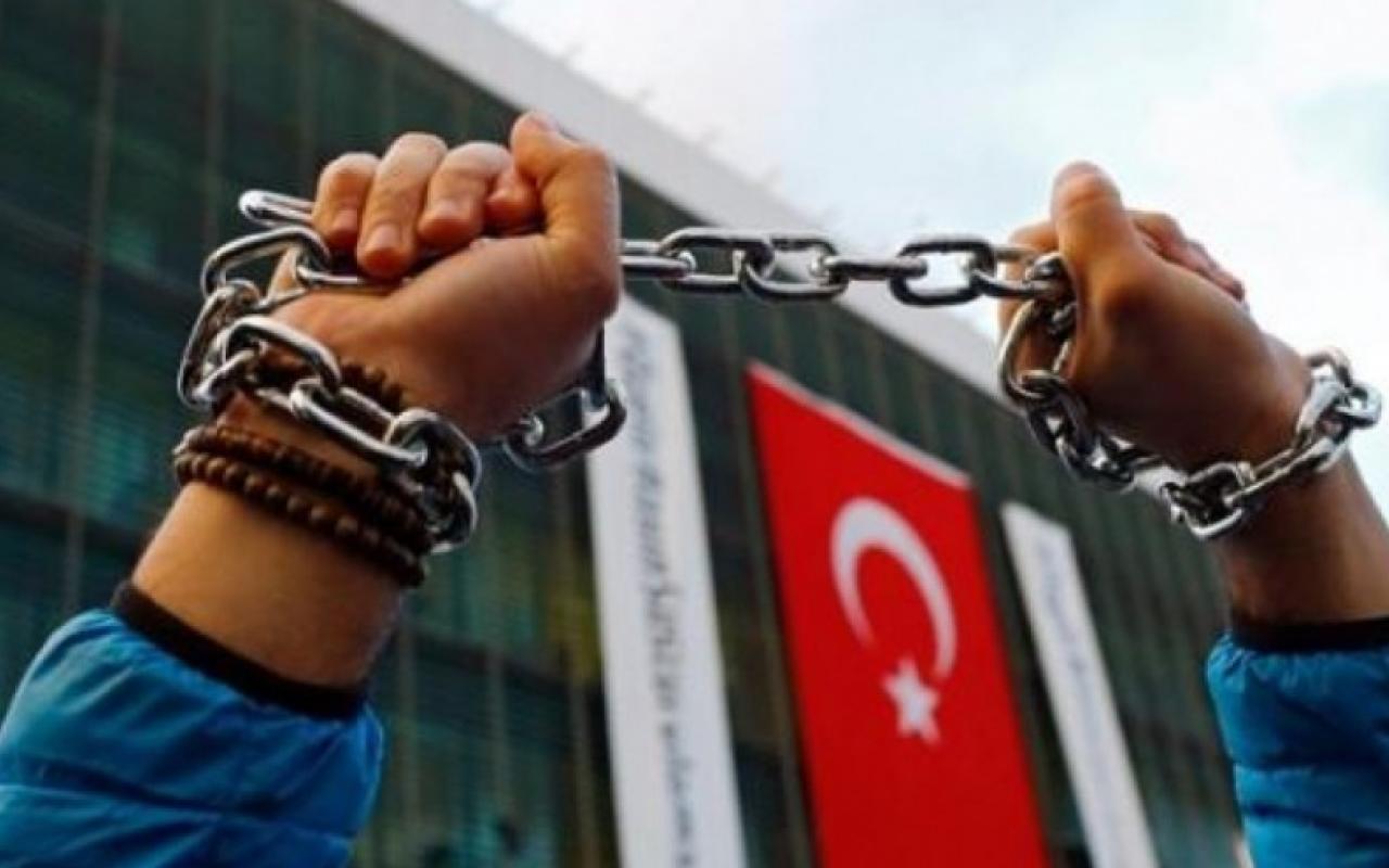Κρατούμενοι_Τουρκία.jpg
