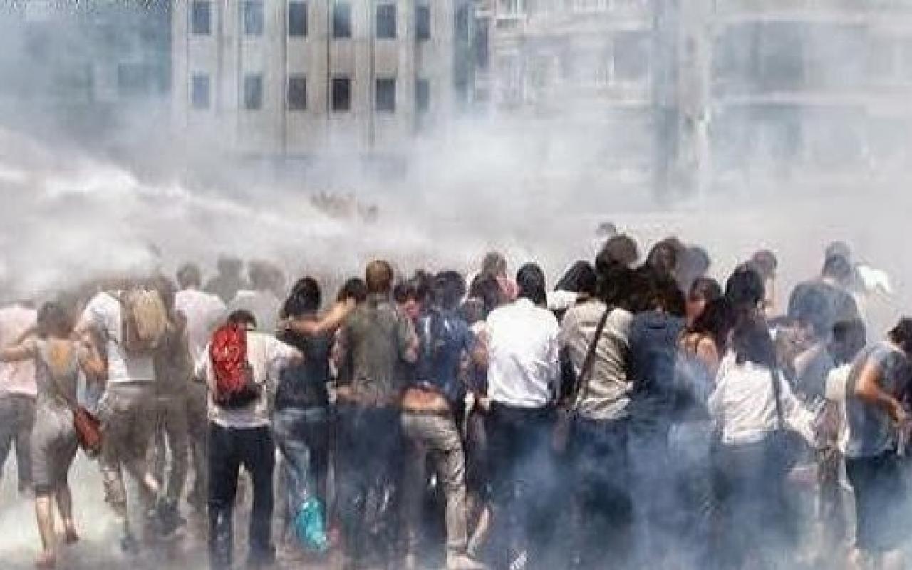 Τουρκία :Χρήση δακρυγόνων από την αστυνομία  για να διαλύσει διαδήλωση διαμαρτυρίας 