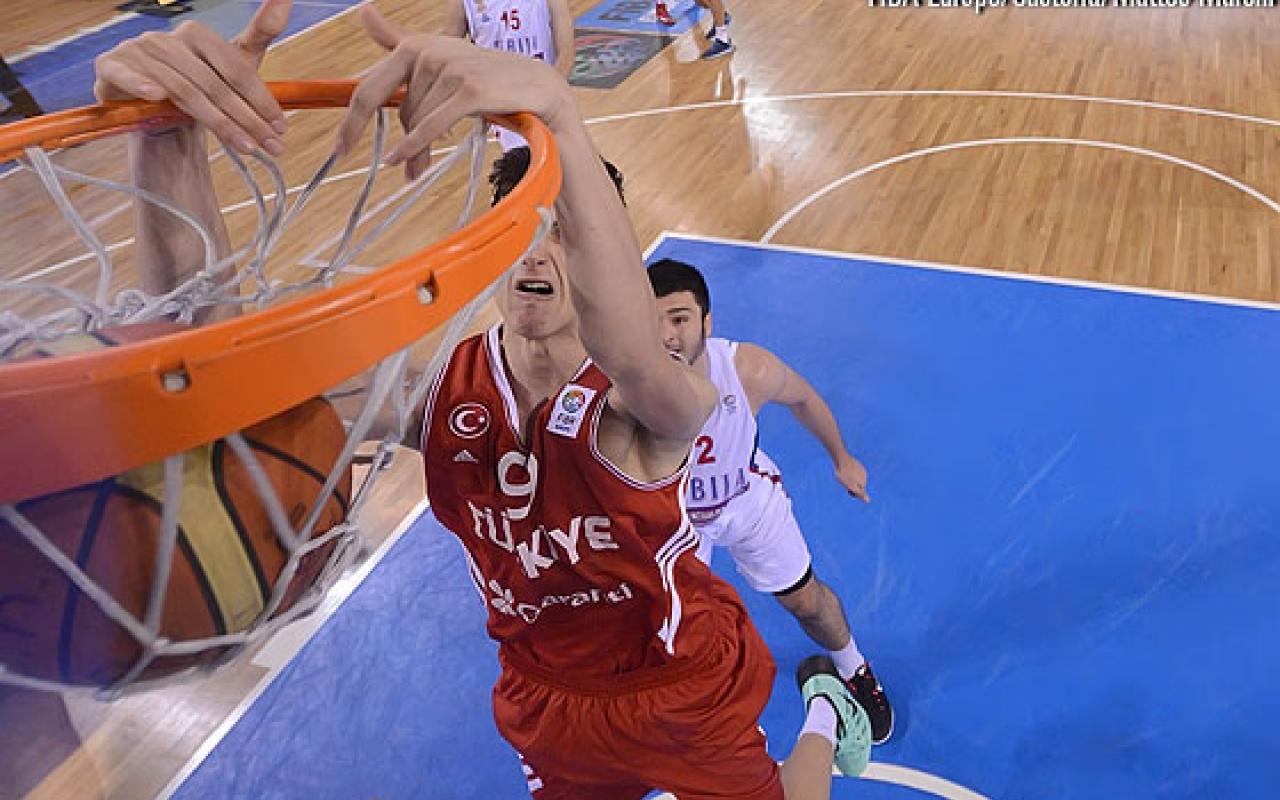  Ευρωμπάσκετ νέων: Πρωταθλήτρια η Τουρκία 