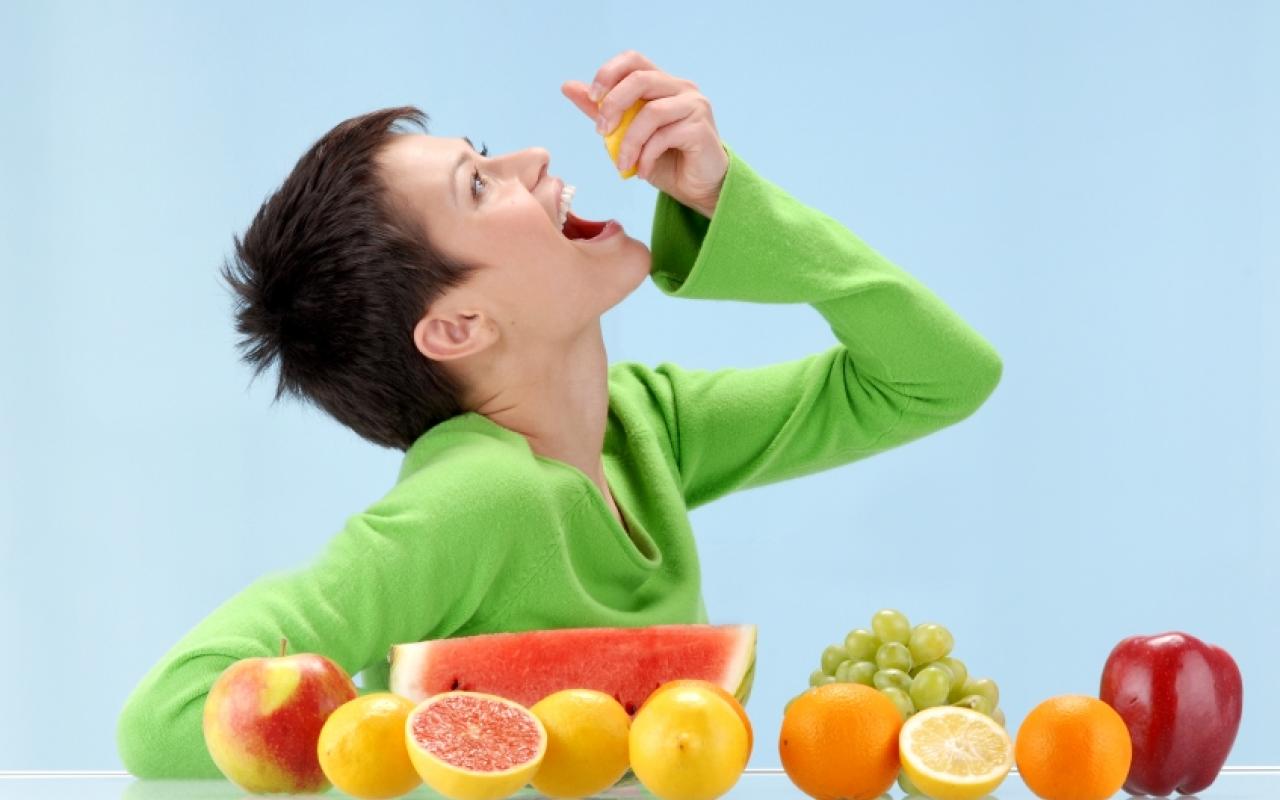 Τρώτε φρούτα για να νιώσετε καλά!
