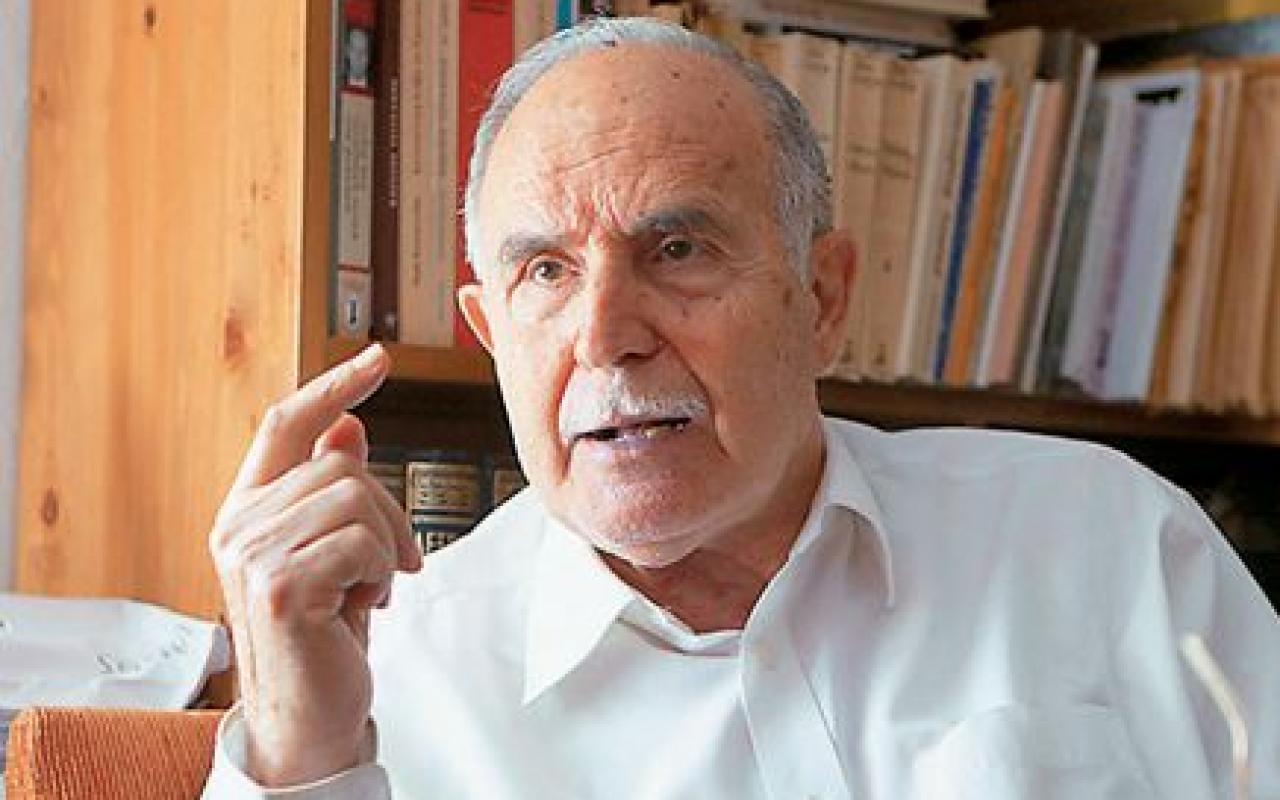 Ο 83χρονος ποιητής, Ντίνος Χριστιανόπουλος τραγούδησε με την &quot;παρέα&quot; του Τσιτσάνη