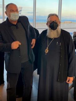 Ο νέος Αρχιεπίσκοπος Κρήτης Ευγένιος, με τον πρόεδρο της ΠΕΔ Κρήτης.