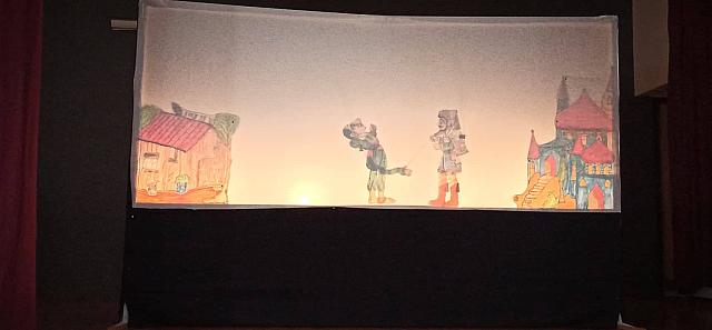 Η παράσταση πρόσφερε γέλια και χαρά, δημιούργησε ένα ζεστό&nbsp; εορταστικό χριστουγεννιάτικο κλίμα.