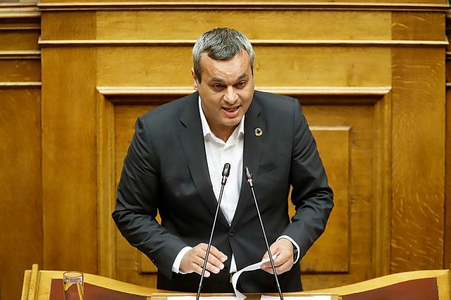 Χάρης Μαμουλάκης