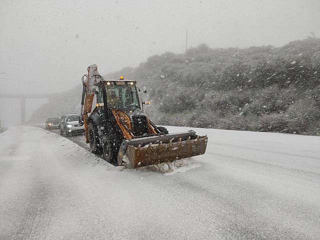 εκχιονισμός σε δρόμο της Σητείας