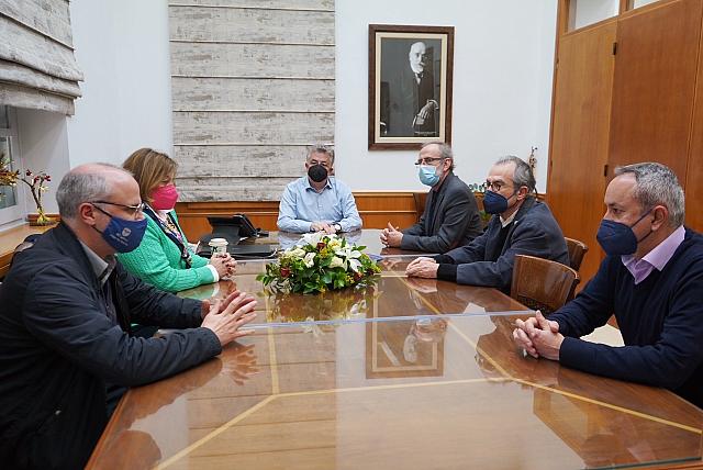 Υπογράφηκε η σύμβαση από τον Περιφερειάρχη Κρήτης για δράσεις προβολής σε Σαμαριά/Λευκά Όρη, Ψηλορείτη, Αστερούσια, Σητεία. 