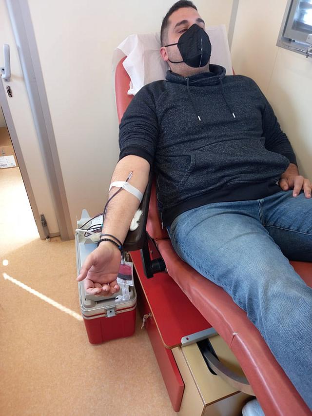 Συνολικά, συγκεντρώθηκαν 12 φιάλες με αίμα.